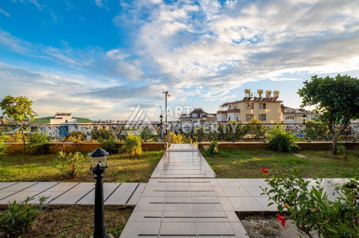 Двухуровневые апартаменты планировки 4+1 в районе Оба, 220м2 - Ракурс 2