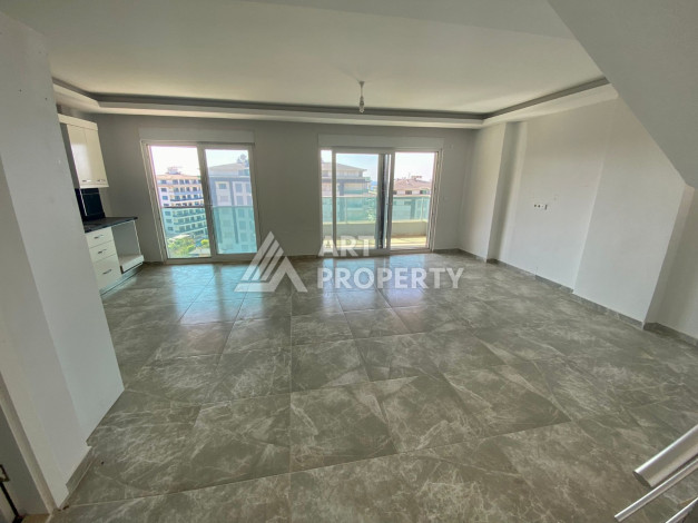 Просторный дуплекс с панорамными окнами и видом на море в районе Каргыджак, планировка 1+1, 78м2 - Ракурс 5