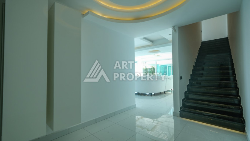 Шикарная и современная вилла с великолепным видом в районе Тепе в Алании. Планировка 4+2, 366м2 - Ракурс 11