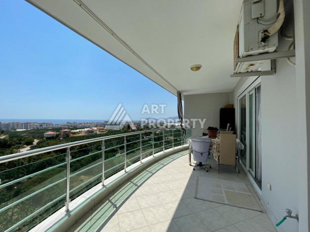 Апартаменты с просторной террасой и видом на море планировки 3+1 в районе Махмутлар, 185м2 - Ракурс 4