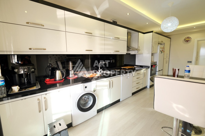 Просторные меблированные апартаменты планировки 3+1 в районе Махмутлар, 150м2 - Ракурс 3