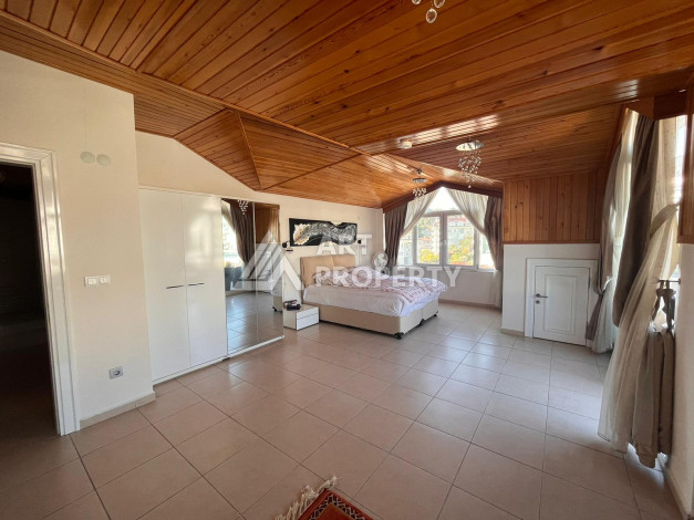 Просторный меблированный дуплекс планировки 4+1 в районе Оба, 280м2 - Ракурс 10