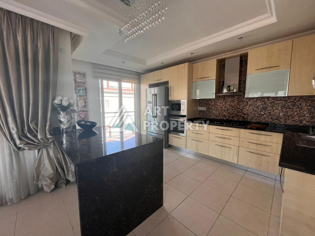 Просторный меблированный дуплекс планировки 4+1 в районе Оба, 280м2 - Ракурс 16