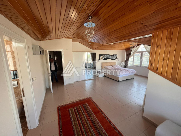 Просторный меблированный дуплекс планировки 4+1 в районе Оба, 280м2 - Ракурс 30