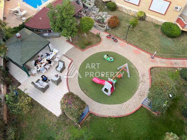 Двухуровневые апартаменты в 100 метрах от моря планировки 4+1 в районе нижняя Оба, 180м2 - Ракурс 3