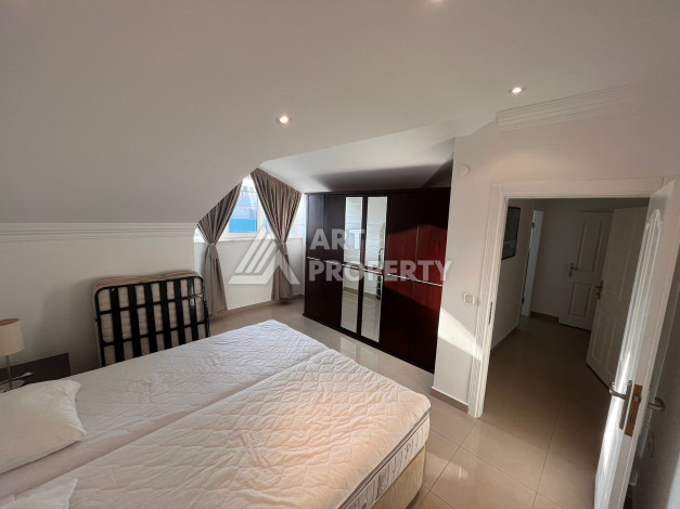 Двухуровневые апартаменты в 100 метрах от моря планировки 4+1 в районе нижняя Оба, 180м2 - Ракурс 24