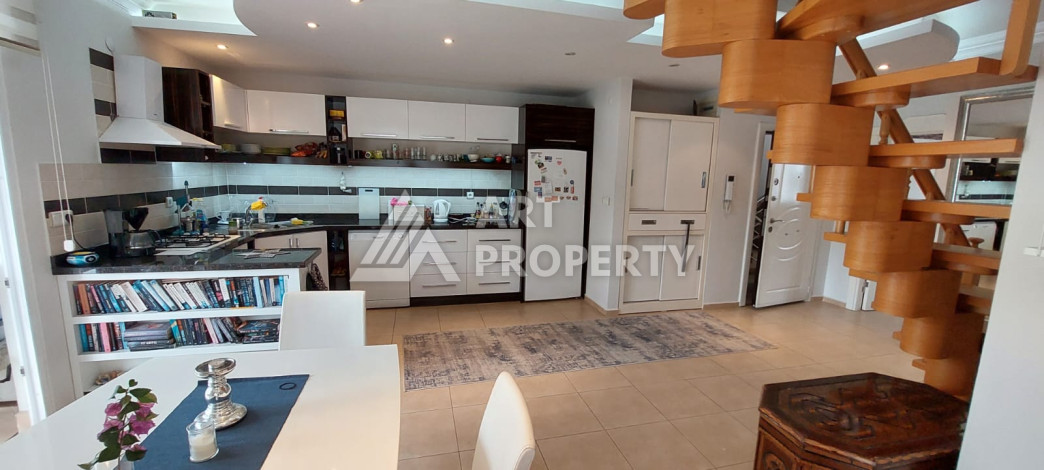 Дуплекс в 100 метрах от восхитительного пляжа Клеопатры планировки 3+1, 150м2 - Ракурс 5