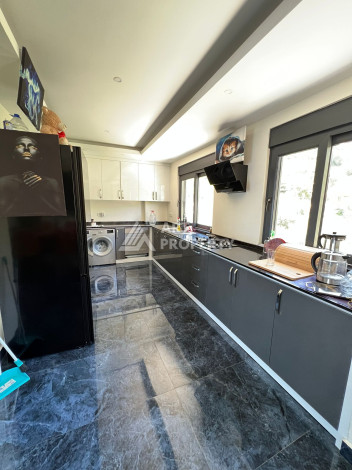 Шикарный дуплекс в уютном жилом комплексе планировки 3+1 в районе Тепе, 225м2 - Ракурс 17