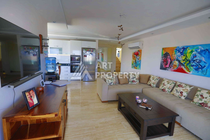 Дуплекс с потрясающей террасой и видом на море планировки 3+2 в районе Джикджилли, 250м2 - Ракурс 4