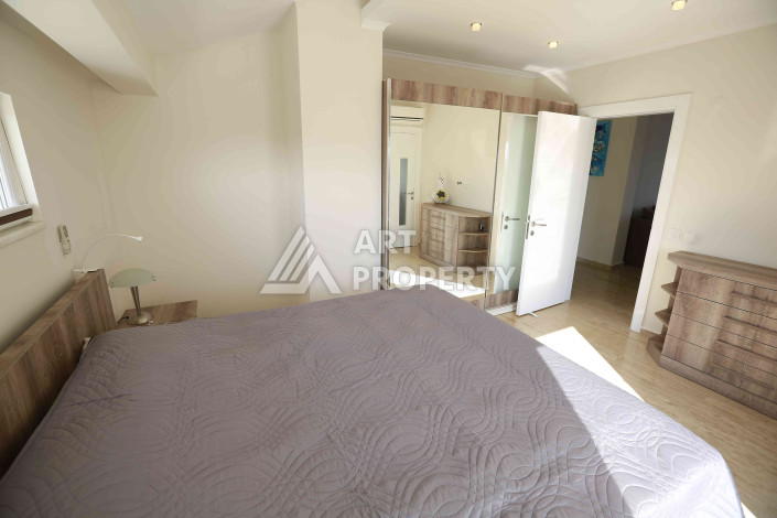 Дуплекс с потрясающей террасой и видом на море планировки 3+2 в районе Джикджилли, 250м2 - Ракурс 12