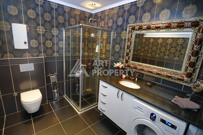 Дуплекс с потрясающей террасой и видом на море планировки 3+2 в районе Джикджилли, 250м2 - Ракурс 30