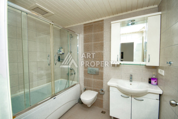 Меблированный дуплекс планировки 4+1 в комплексе с развитой инфраструктурой в районе Оба, 180м2 - Ракурс 21