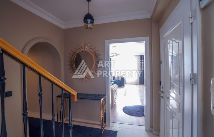 Дуплекс вблизи моря с дизайнерским ремонтом в районе Оба планировки 4+1, 160м2 - Ракурс 5