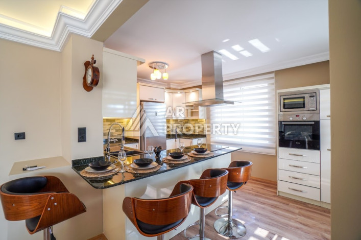 Дуплекс вблизи моря с дизайнерским ремонтом в районе Оба планировки 4+1, 160м2 - Ракурс 9