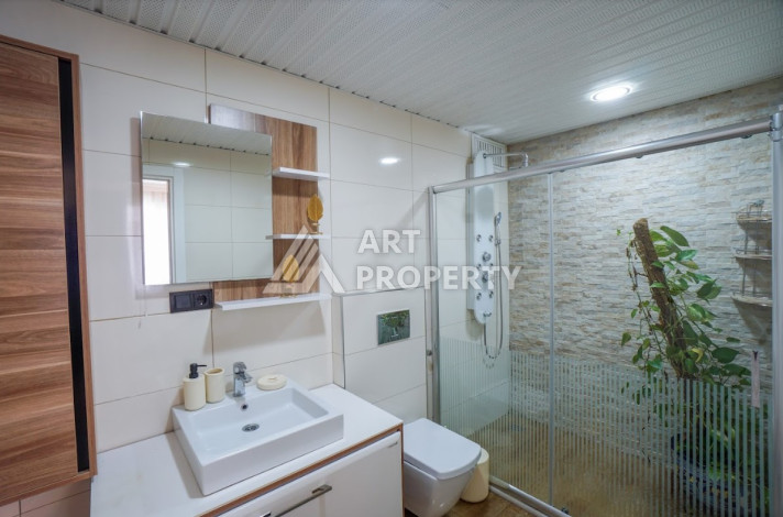 Дуплекс вблизи моря с дизайнерским ремонтом в районе Оба планировки 4+1, 160м2 - Ракурс 16