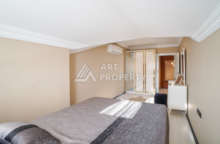 Дуплекс вблизи моря с дизайнерским ремонтом в районе Оба планировки 4+1, 160м2 - Ракурс 28