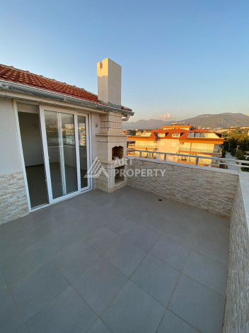 Дуплекс без мебели в уютном жилом комплексе планировки 4+1 в районе Кестель, 195м2 - Ракурс 2