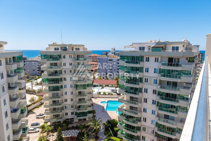 Пентхаус с потрясающим видом на море, горы и город в районе Тосмур, 250м2 - Ракурс 4