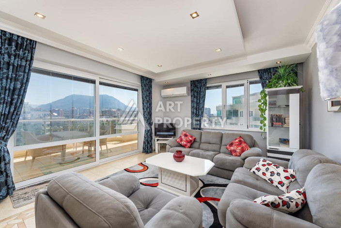 Пентхаус с потрясающим видом на море, горы и город в районе Тосмур, 250м2 - Ракурс 7
