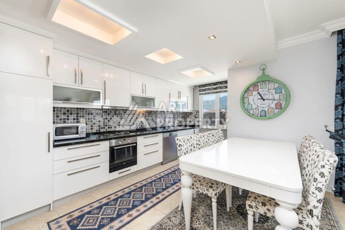 Пентхаус с потрясающим видом на море, горы и город в районе Тосмур, 250м2 - Ракурс 11