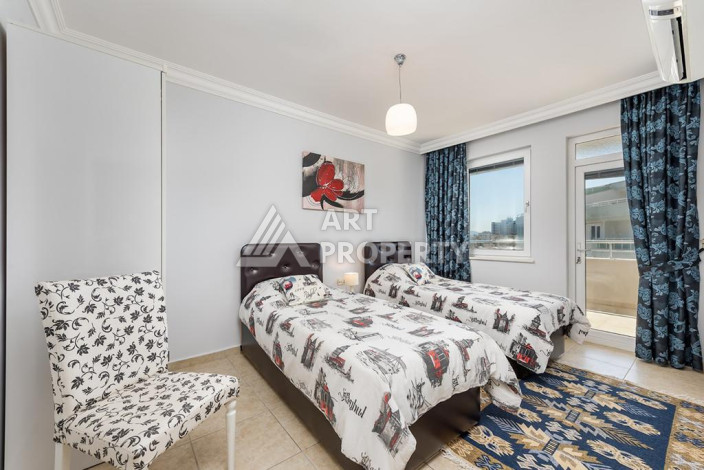 Пентхаус с потрясающим видом на море, горы и город в районе Тосмур, 250м2 - Ракурс 14