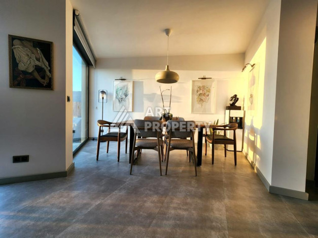 Великолепная вилла с собственным бассейном и панорамным видом в районе Каргыджак. Планировка 4+1, 185м2,  площадь участка 403м2. - Ракурс 6