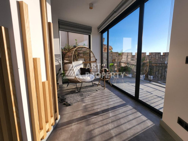 Великолепная вилла с собственным бассейном и панорамным видом в районе Каргыджак. Планировка 4+1, 185м2,  площадь участка 403м2. - Ракурс 9