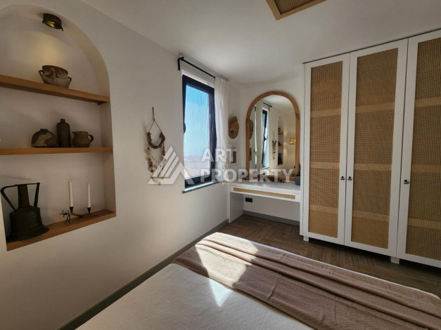 Великолепная вилла с собственным бассейном и панорамным видом в районе Каргыджак. Планировка 4+1, 185м2,  площадь участка 403м2. - Ракурс 12