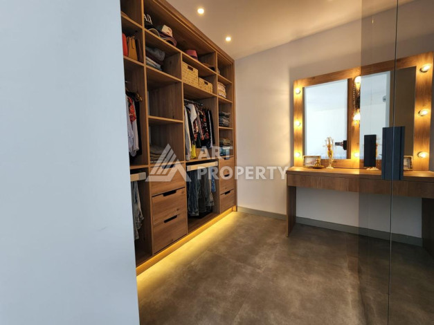 Великолепная вилла с собственным бассейном и панорамным видом в районе Каргыджак. Планировка 4+1, 185м2,  площадь участка 403м2. - Ракурс 13