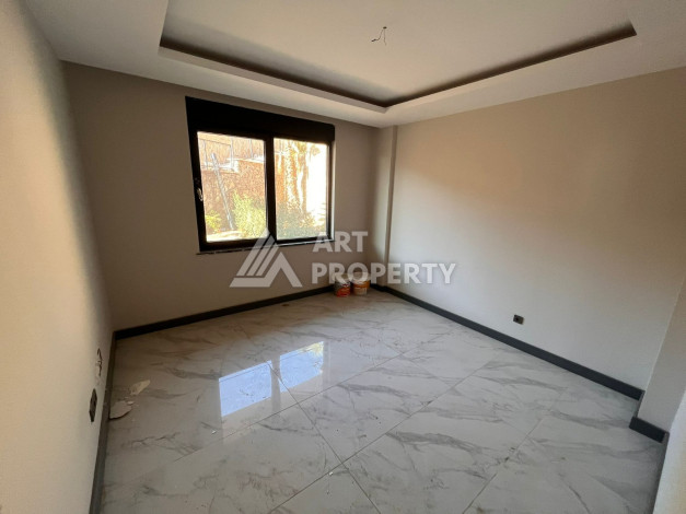 Просторная двухуровневая квартира с садом планировки 4+1 в районе Тепе, 215м2 - Ракурс 10