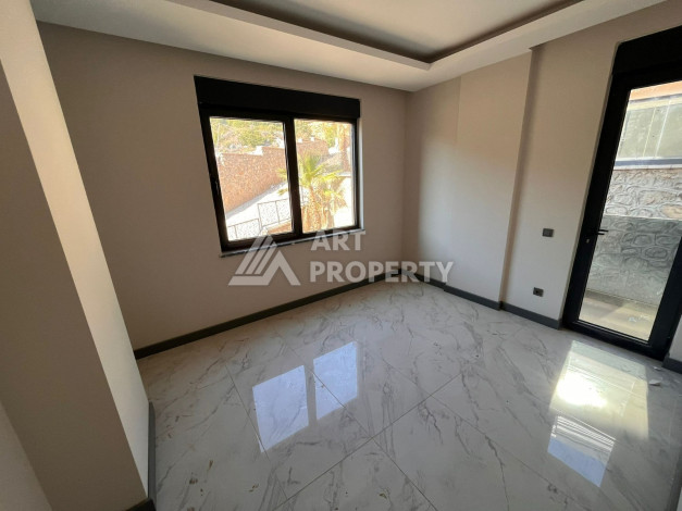 Просторная двухуровневая квартира с садом планировки 4+1 в районе Тепе, 215м2 - Ракурс 11