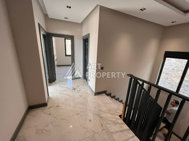 Просторная двухуровневая квартира с садом планировки 4+1 в районе Тепе, 215м2 - Ракурс 15