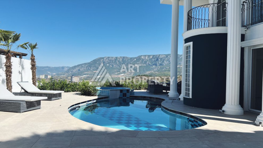 Вилла с собственным бассейном и панорамным видом в районе Каргыджак. - Ракурс 3