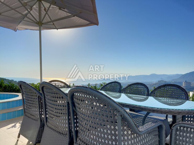 Вилла с собственным бассейном и панорамным видом в районе Каргыджак. - Ракурс 5