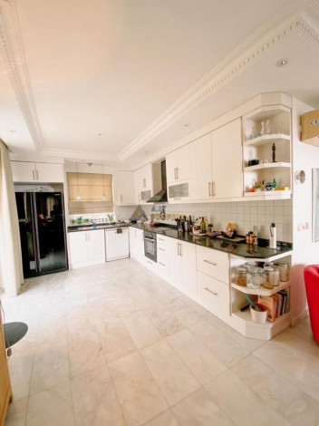 Шикарная видовая вилла планировки 4+1 в районе Тепе Алания,с видом на море и горы,325 м2 - Ракурс 3