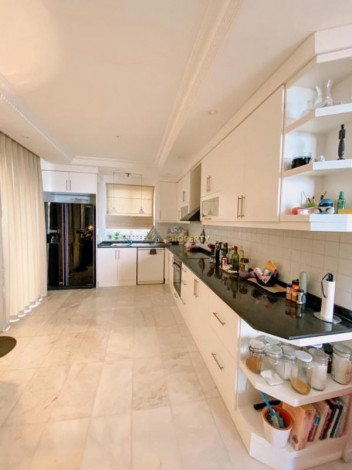 Шикарная видовая вилла планировки 4+1 в районе Тепе Алания,с видом на море и горы,325 м2 - Ракурс 16