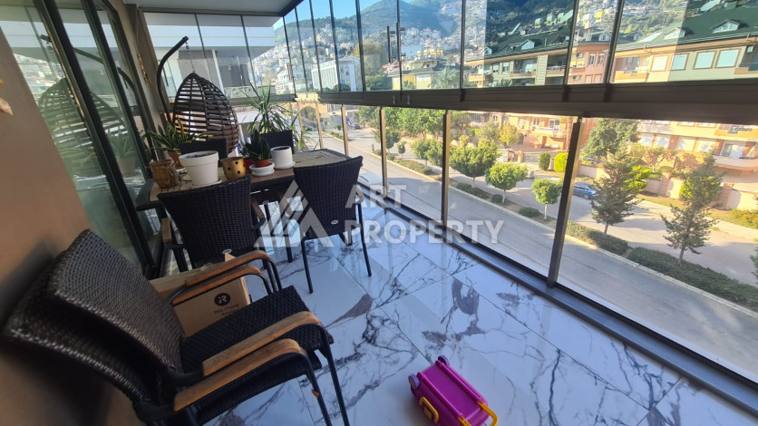 просторная квартира 4+1 в районе Тепе с видом на горы и город - Ракурс 34