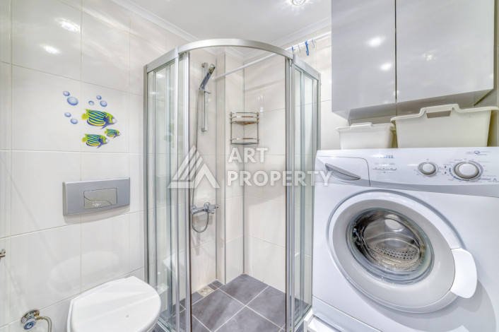 Двухкомнатная квартира с мебелью в жилом доме городского типа - центр Алании в 50 метрах от моря - Ракурс 9