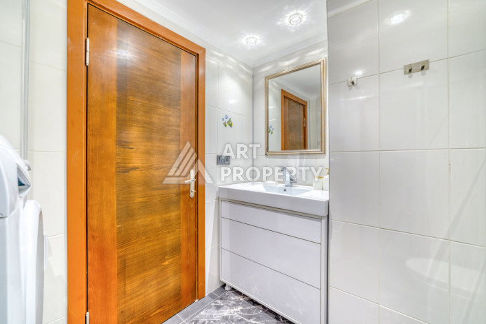 Двухкомнатная квартира с мебелью в жилом доме городского типа - центр Алании в 50 метрах от моря - Ракурс 10