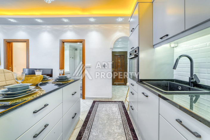 Двухкомнатная квартира с мебелью в жилом доме городского типа - центр Алании в 50 метрах от моря - Ракурс 20