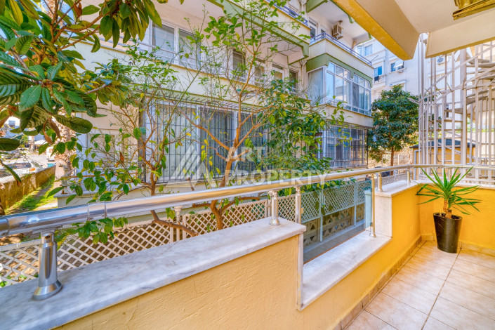 Меблированные апартаменты 1+1 на первой береговой линии в центре Аланьи - Ракурс 8