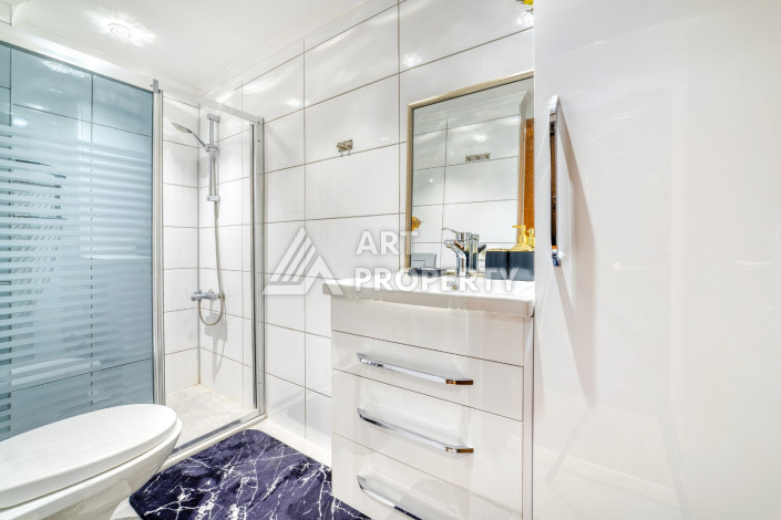 Меблированные апартаменты 1+1 на первой береговой линии в центре Аланьи - Ракурс 11