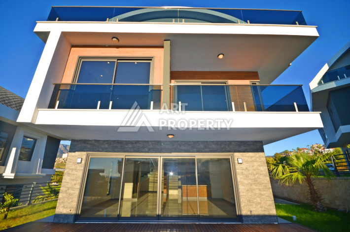 Роскошная вилла планировки 4+1 в районе Каргыджак, 350м2 - Ракурс 2