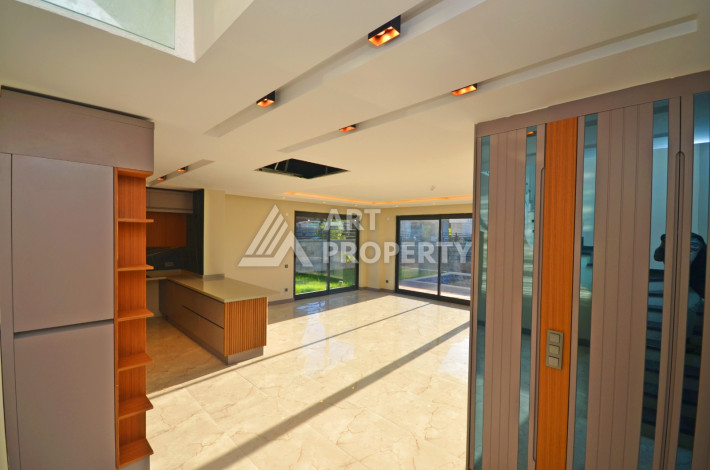 Роскошная вилла планировки 4+1 в районе Каргыджак, 350м2 - Ракурс 6