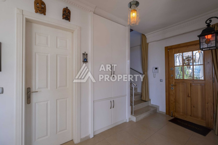 Вилла с собственным бассейном в районе Каргыджак, планировкой 3+1 - Ракурс 10