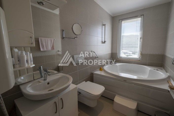 Вилла с собственным бассейном в районе Каргыджак, планировкой 3+1 - Ракурс 16