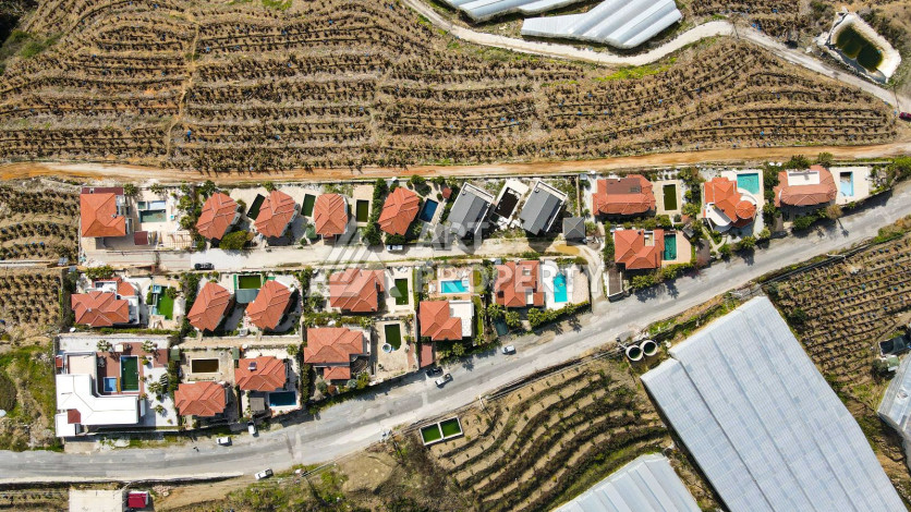 Вилла с собственным бассейном в районе Каргыджак, планировкой 3+1 - Ракурс 34