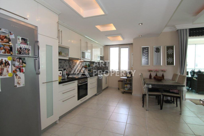 Просторная квартира 2+1 в районе Оба, в шаговой доступности до моря 150м - Ракурс 2