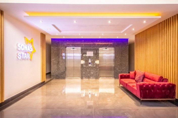 Трехкомнатная квартира c дизайнерским ремонтом в живописном районе Махмутлар, Алания, 115 м2 - Ракурс 6