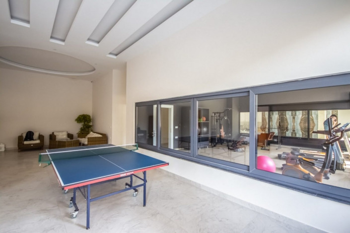 Трехкомнатная квартира c дизайнерским ремонтом в живописном районе Махмутлар, Алания, 115 м2 - Ракурс 17